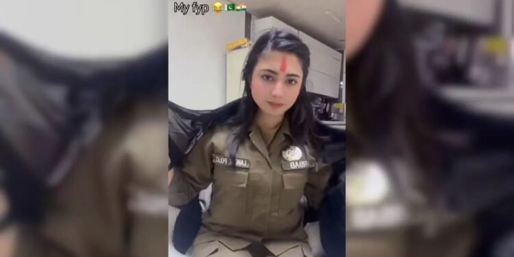 pakistani woman-dhurandhar